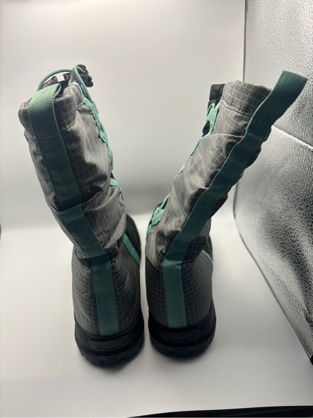 BOGS Snownights Winter Boots Waterproof Faux Fur Womens 8 Black Multi - Picture 3 of 6